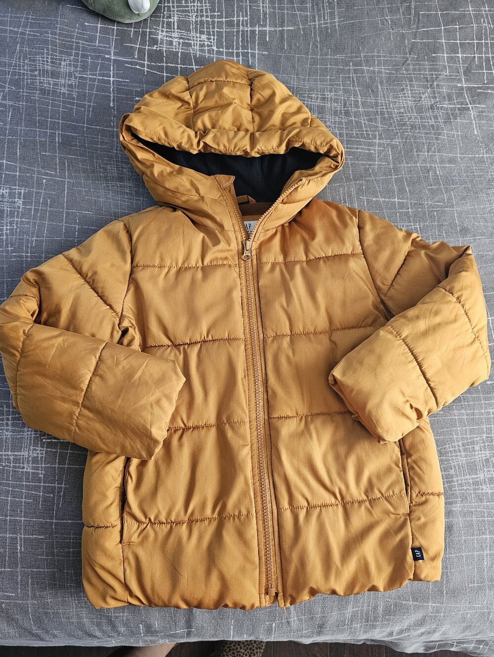 GAP Hooded Puffer Jacket in Mustard, Size S Boy